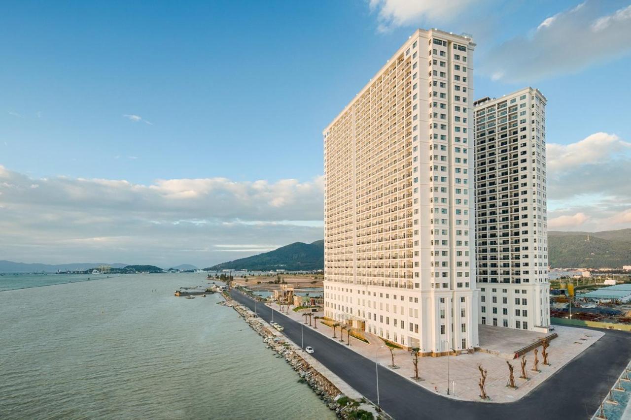 The Luxury Suites Apartment *